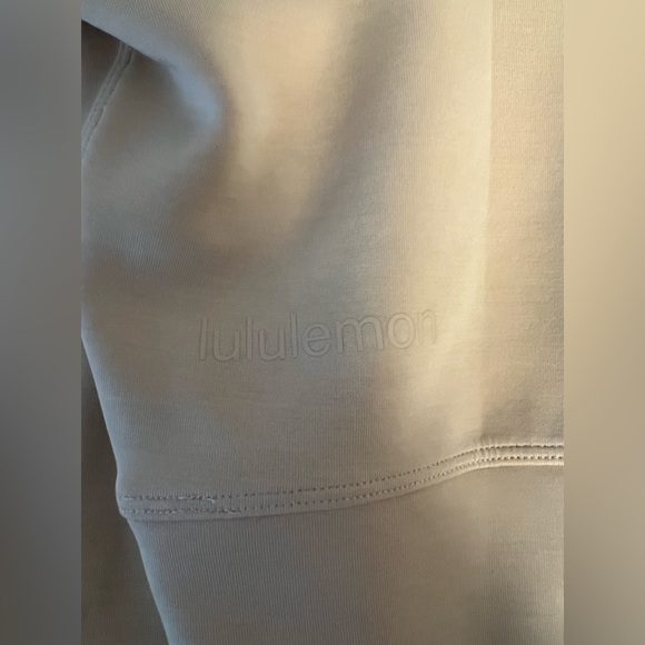Lululemon Softstreme Perfectly Oversized Cropped Crew - Picture 3 of 5